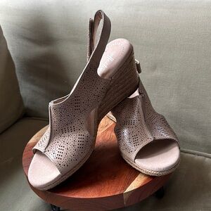 New – ultimate comfort collection by Clarks Tan Wedge Leather Sandal